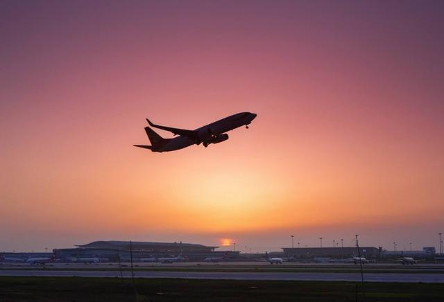 飞机场为什么建在远离市中心的郊区? 飞机场市中心郊区