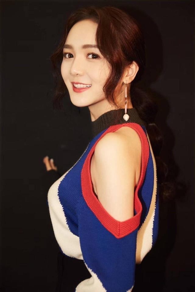 汪苏泷和靳梦佳在一起太玄幻，网友纷纷送上祝福