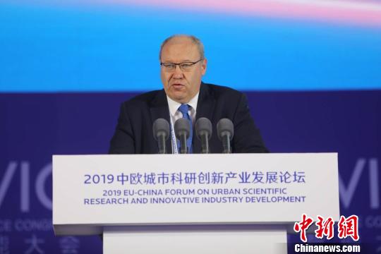 欧洲议会欧中友好小组副主席Derek Vaughan。 钟欣 摄