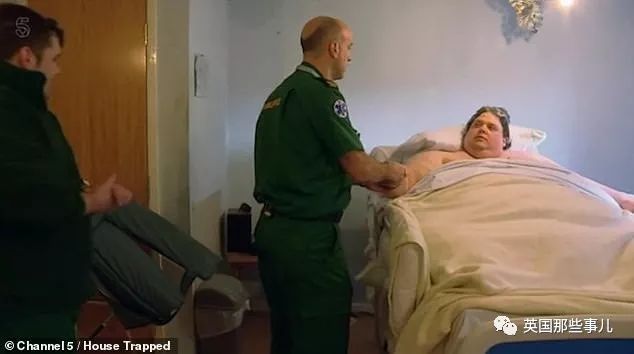 体重六七百斤，床都下不了。 他们，成了肥肉的囚徒…