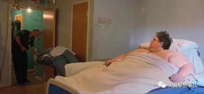 体重六七百斤，床都下不了。 他们，成了肥肉的囚徒…