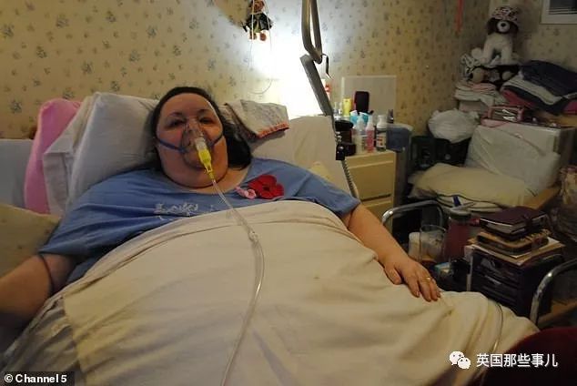 体重六七百斤，床都下不了。 他们，成了肥肉的囚徒…