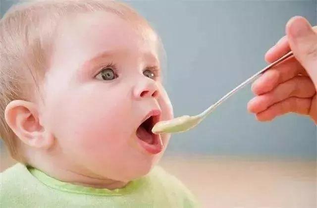小孩儿吃米糊也要多注意，使用不当有危害，家长一起看看