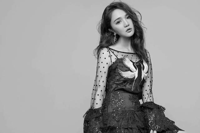 汪苏泷和靳梦佳在一起太玄幻，网友纷纷送上祝福