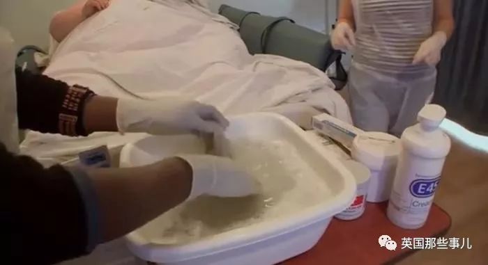 体重六七百斤，床都下不了。 他们，成了肥肉的囚徒…