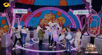 汪苏泷恋情曝光 “表兄妹”进阶成恋人？这操作没谁了