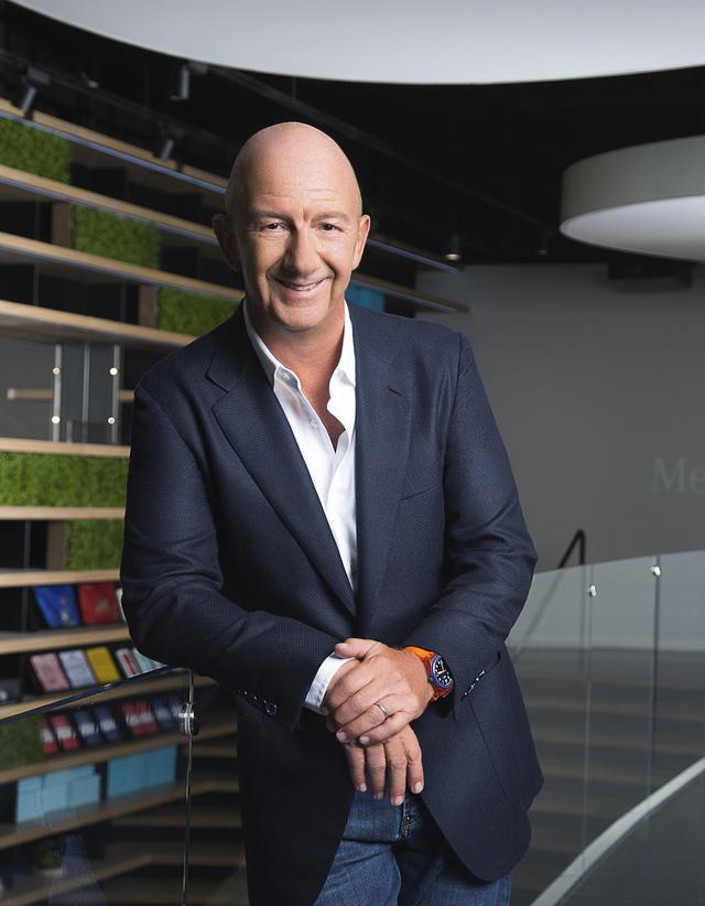 奔驰倪恺挥别创下辉煌的中国市场  杨铭接任