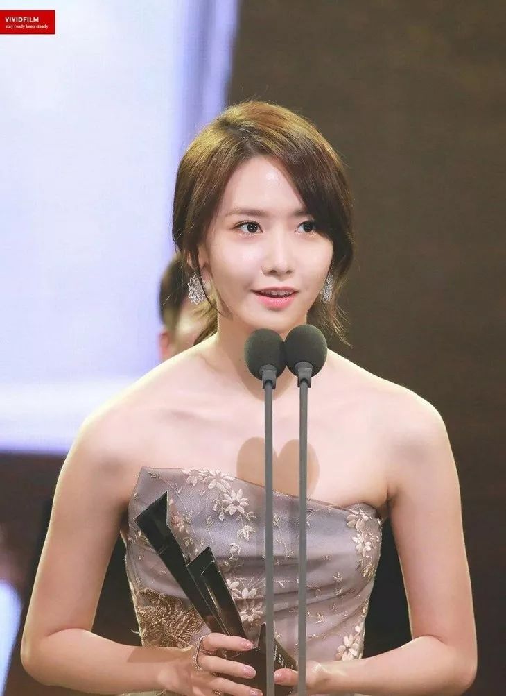 美人计 | 梳马尾也是有讲究的，可别像学生时代一样把头发扯出斑秃