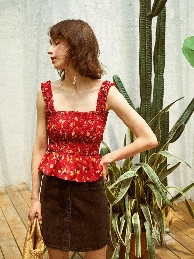 真正时髦的女孩,今年夏天离不开吊带装 真正时髦的女孩,今年夏天离不开吊带装