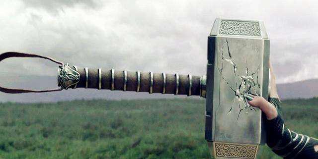 雷神的锤子不是碎了?为什么《复联4》会出现美队拿锤子捶灭霸? 雷神的锤子不是碎了?为什么《复联4》会出现美队拿锤子捶灭霸?