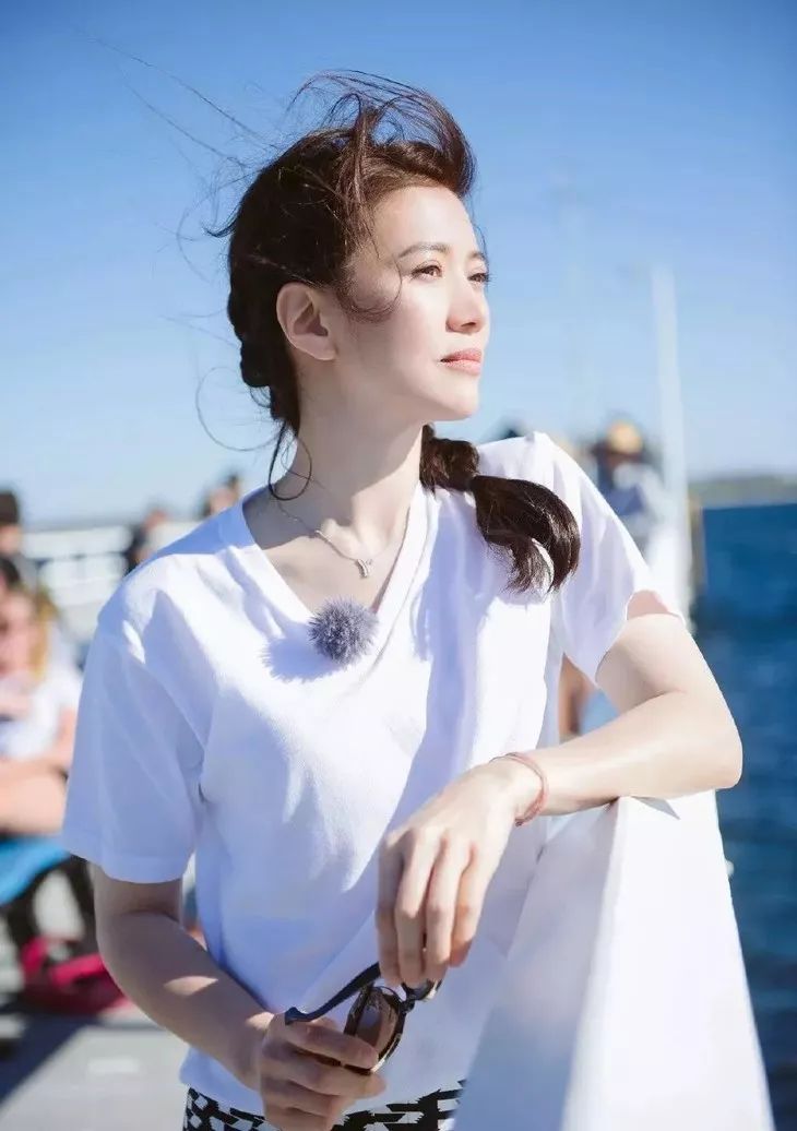 美人计 | 梳马尾也是有讲究的，可别像学生时代一样把头发扯出斑秃