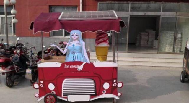 当那些童年动漫人物来到现实世界，葫芦娃拔火罐！冰公主卖雪糕！