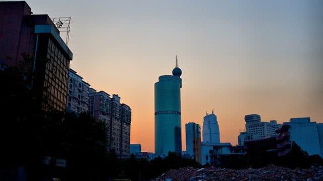 比一线城市gdp高的二线_中国gdp高的城市