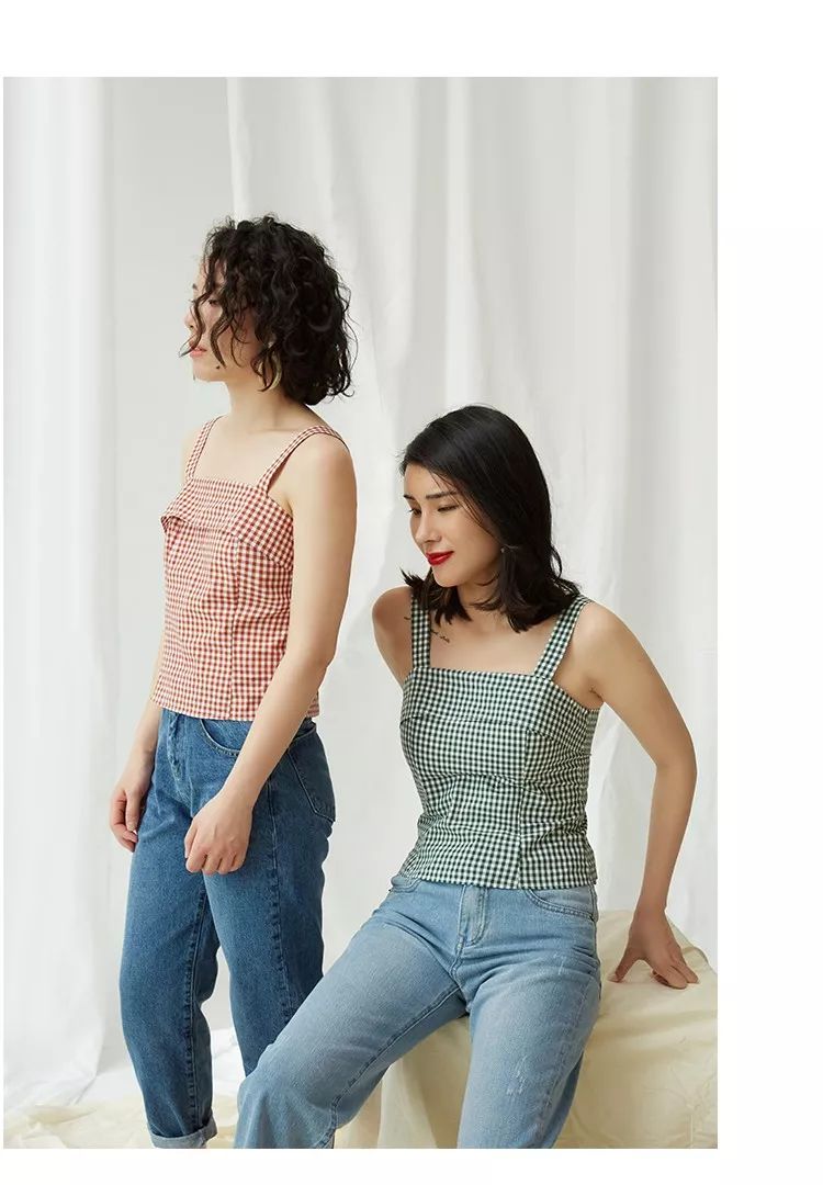 真正时髦的女孩,今年夏天离不开吊带装 真正时髦的女孩,今年夏天离不开吊带装