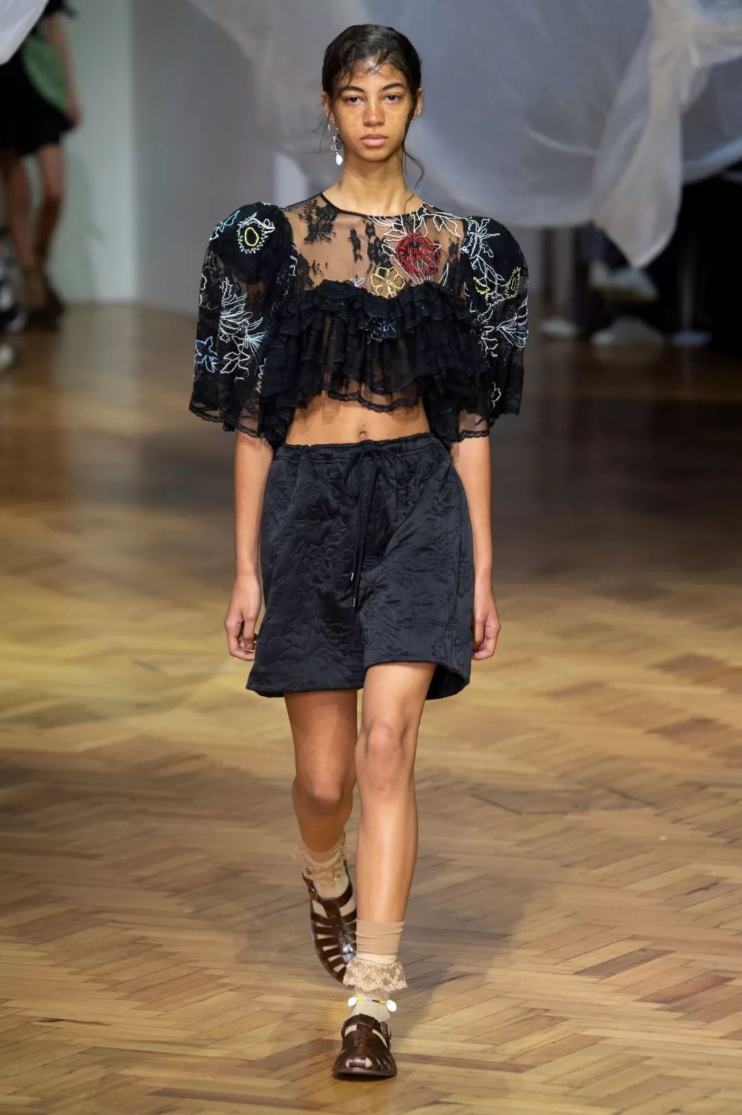 今夏最Swag的泡泡袖，宋茜唐嫣都在穿！