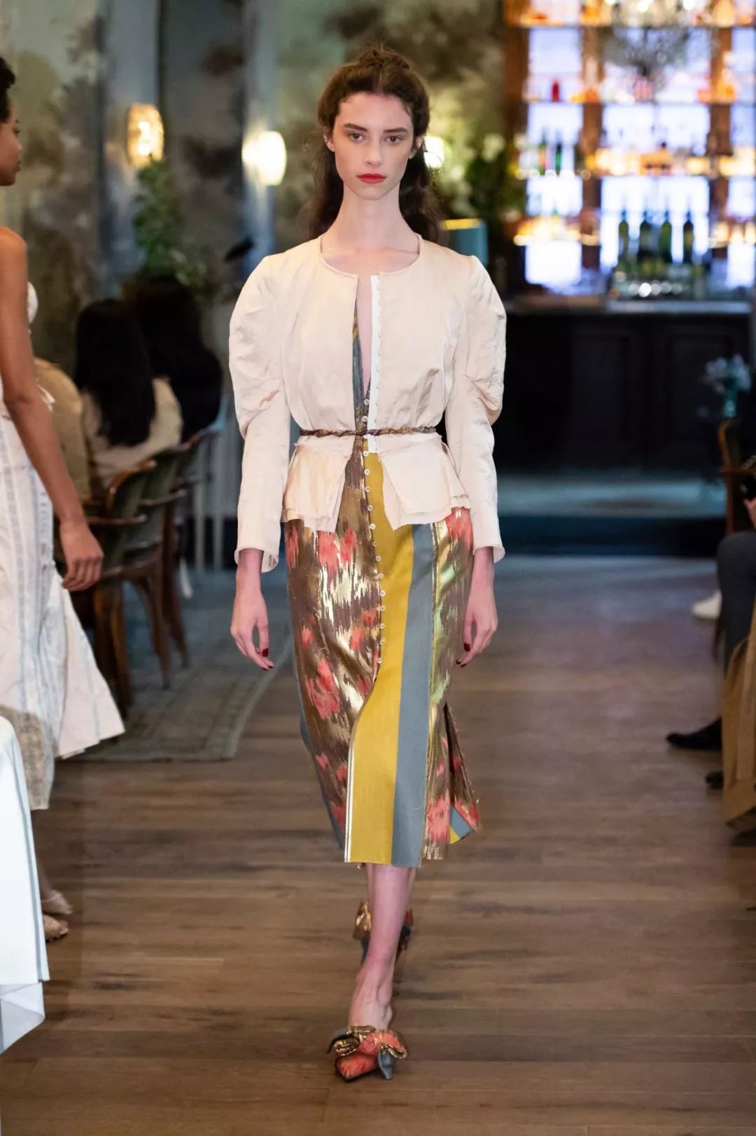 今夏最Swag的泡泡袖，宋茜唐嫣都在穿！