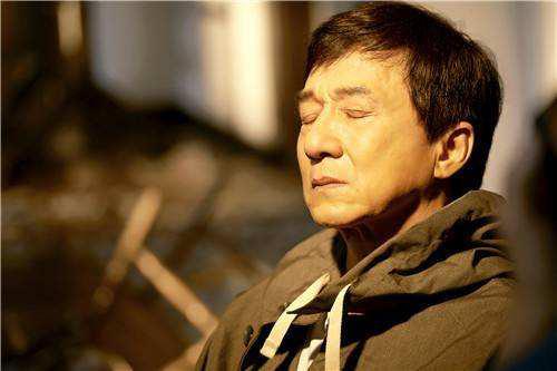 房祖名发文支持妹妹吴卓林，就差父亲成龙来表态了