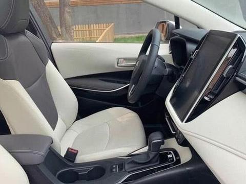 全新卡罗拉内饰曝光，土到极致就是潮！