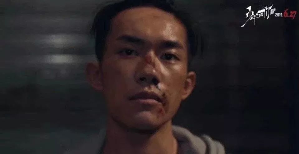 周冬雨寸头亮相、易烊千玺眼里有戏，《少年的你》满是惊喜！