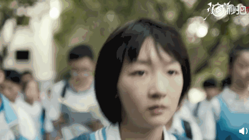 周冬雨寸头亮相、易烊千玺眼里有戏，《少年的你》满是惊喜！