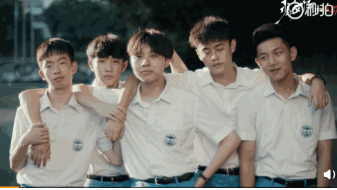 周冬雨寸头亮相、易烊千玺眼里有戏，《少年的你》满是惊喜！