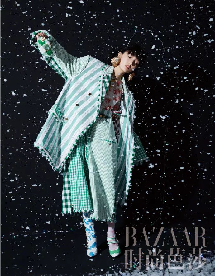 周冬雨寸头亮相、易烊千玺眼里有戏，《少年的你》满是惊喜！