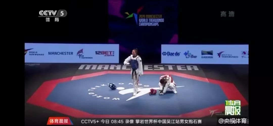 中国的金牌被“偷”了！90后女孩痛哭几乎晕倒，主教练怒斥：重大丑闻！