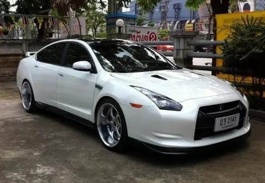 这辆车貌似并非GTR，你猜原型车是谁？