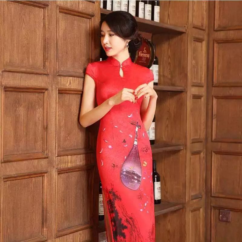 轰动全城！邹城杭州丝绸旗袍博览会，每年仅举办一次...高档真丝围巾免费送。