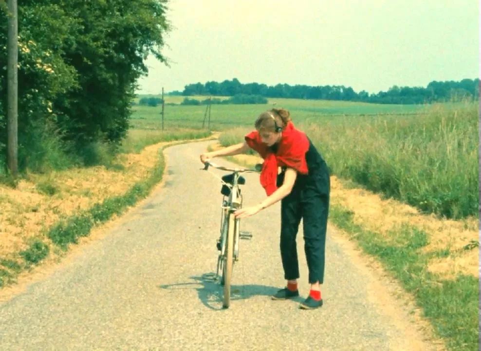 比Ins风更高级的侯麦穿搭风,他在30年前就给出经典范本! 比 Ins 风更高级的侯麦穿搭风,他在 30 年前就给出经典范本!