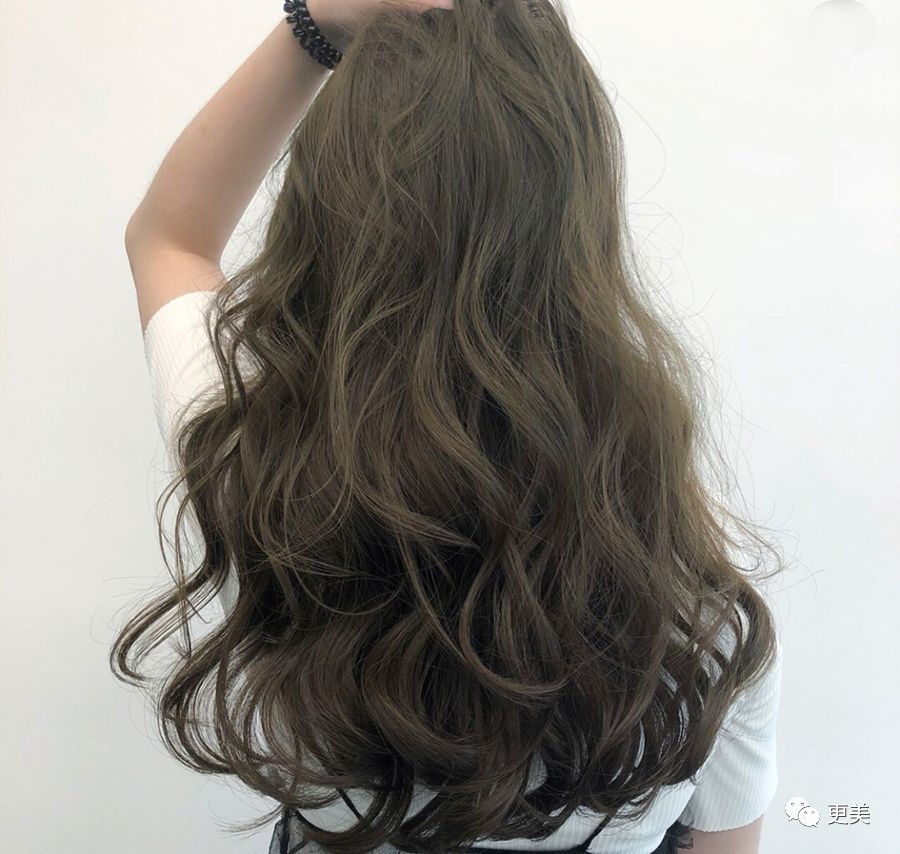 20岁小花跟baby争一姐，身高和沈月一样虐，换头后鼻子宽成阿凡达！