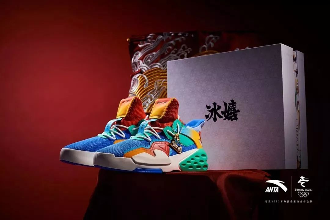 潮哭了！安踏 X 故宫，这简直是神仙联名