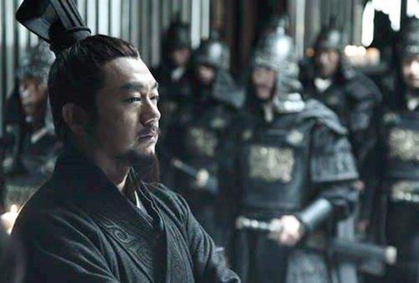 公孙瓒为何要攻打刘虞和袁绍，而没有选择攻打公孙度？因为打不过