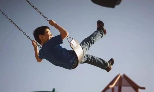 千万别在垃圾堆里养孩子，后悔一生