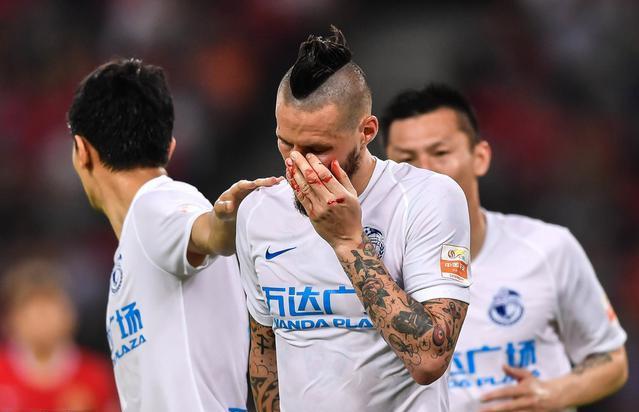 大连小将上演一球成名却暴露大尴尬,U23上场1分钟被换下成常态 大连小将上演一球成名却暴露大尴尬,U23上场1分钟被换下成常态