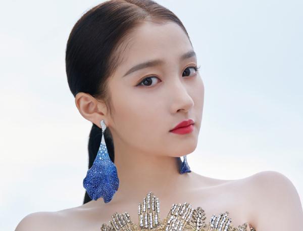 关晓彤调整造型美出新高度,审美在线的她圈粉众人 关晓彤调整造型美出新高度,审美在线的她圈粉众人