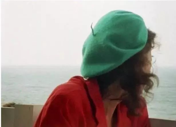 比Ins风更高级的侯麦穿搭风,他在30年前就给出经典范本! 比 Ins 风更高级的侯麦穿搭风,他在 30 年前就给出经典范本!