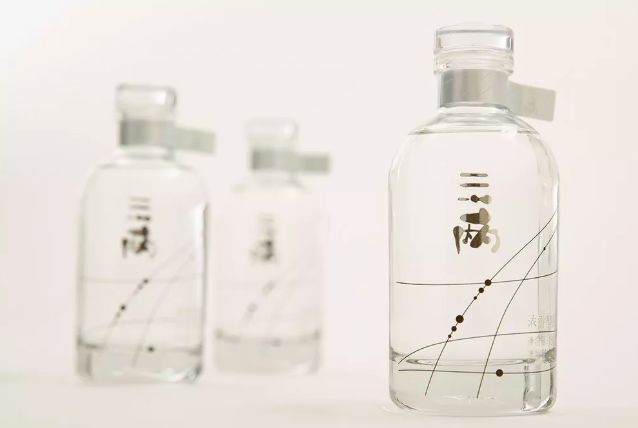 连这口都不喝，是不是不给哥面子！