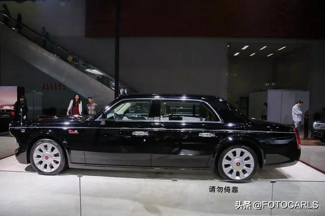 实拍红旗L5 V12,气场完胜劳斯莱斯,别说你有几十亿!