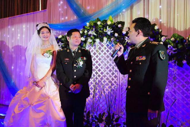 50岁三德子赵亮改行养鸡赚上亿！小16岁超模妻子为他生两个儿子！