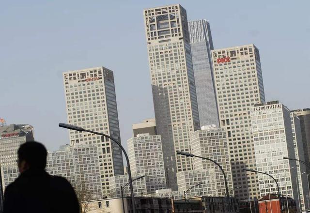 10大信号预示今年楼市新变化，官方为房地产定调，购房者踏实了