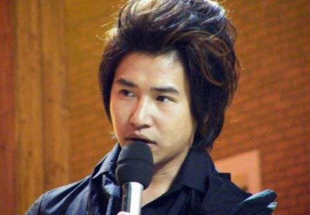 欧弟2个宝贝千金，姐姐像妈妹妹像爸，分开继承父母的好基因