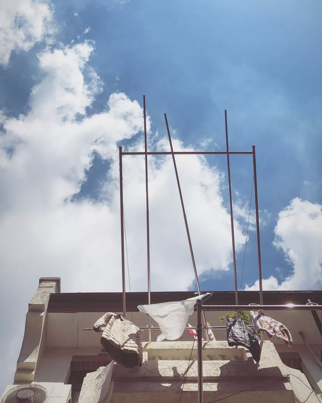 oops，我们不小心偷看了意大利设计师的手机...