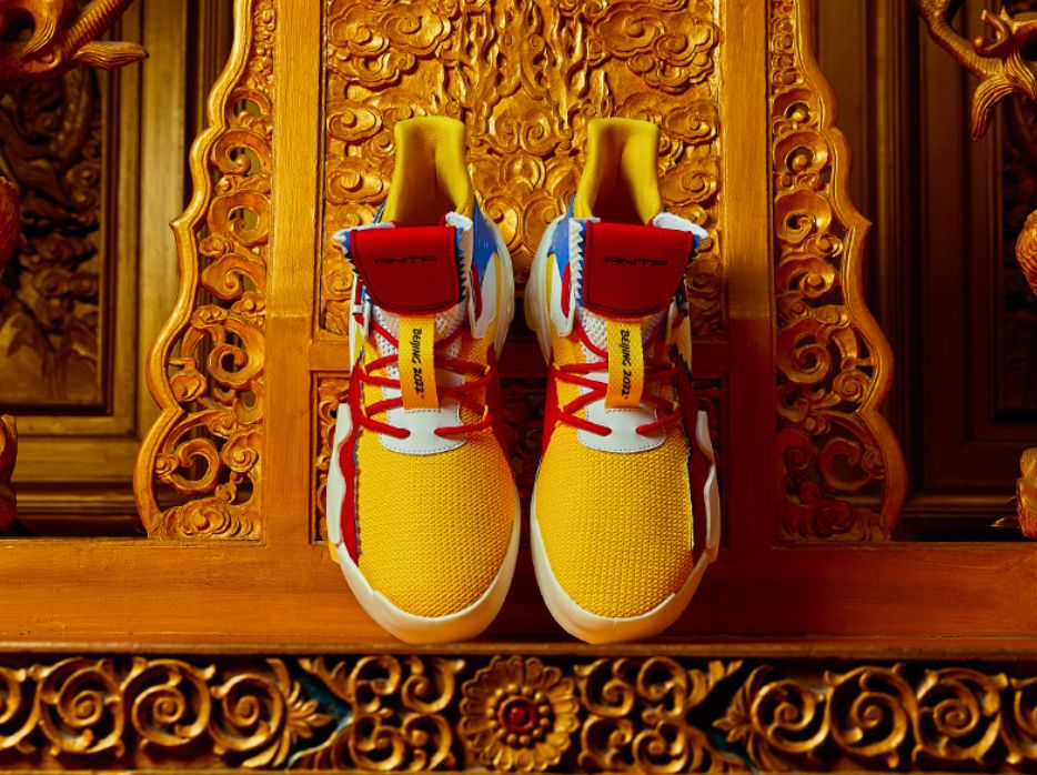 潮哭了！安踏 X 故宫，这简直是神仙联名