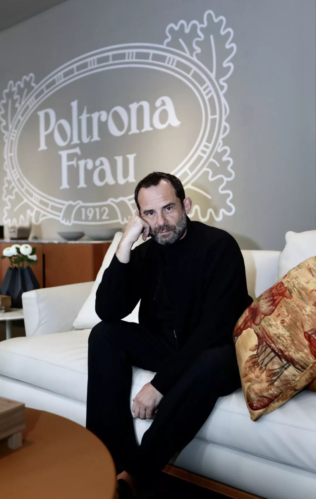 oops，我们不小心偷看了意大利设计师的手机...