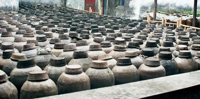 连这口都不喝，是不是不给哥面子！