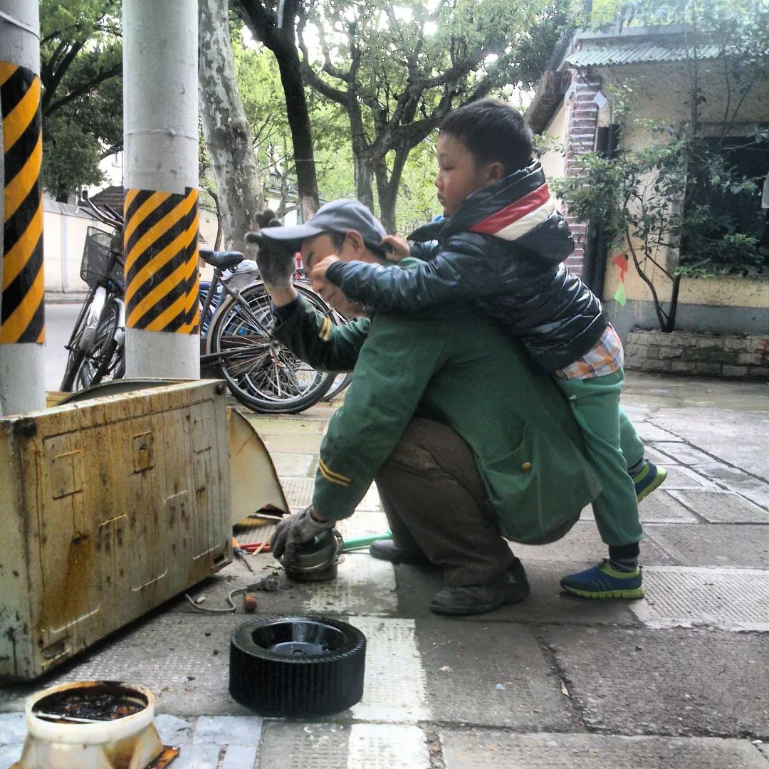 oops，我们不小心偷看了意大利设计师的手机...