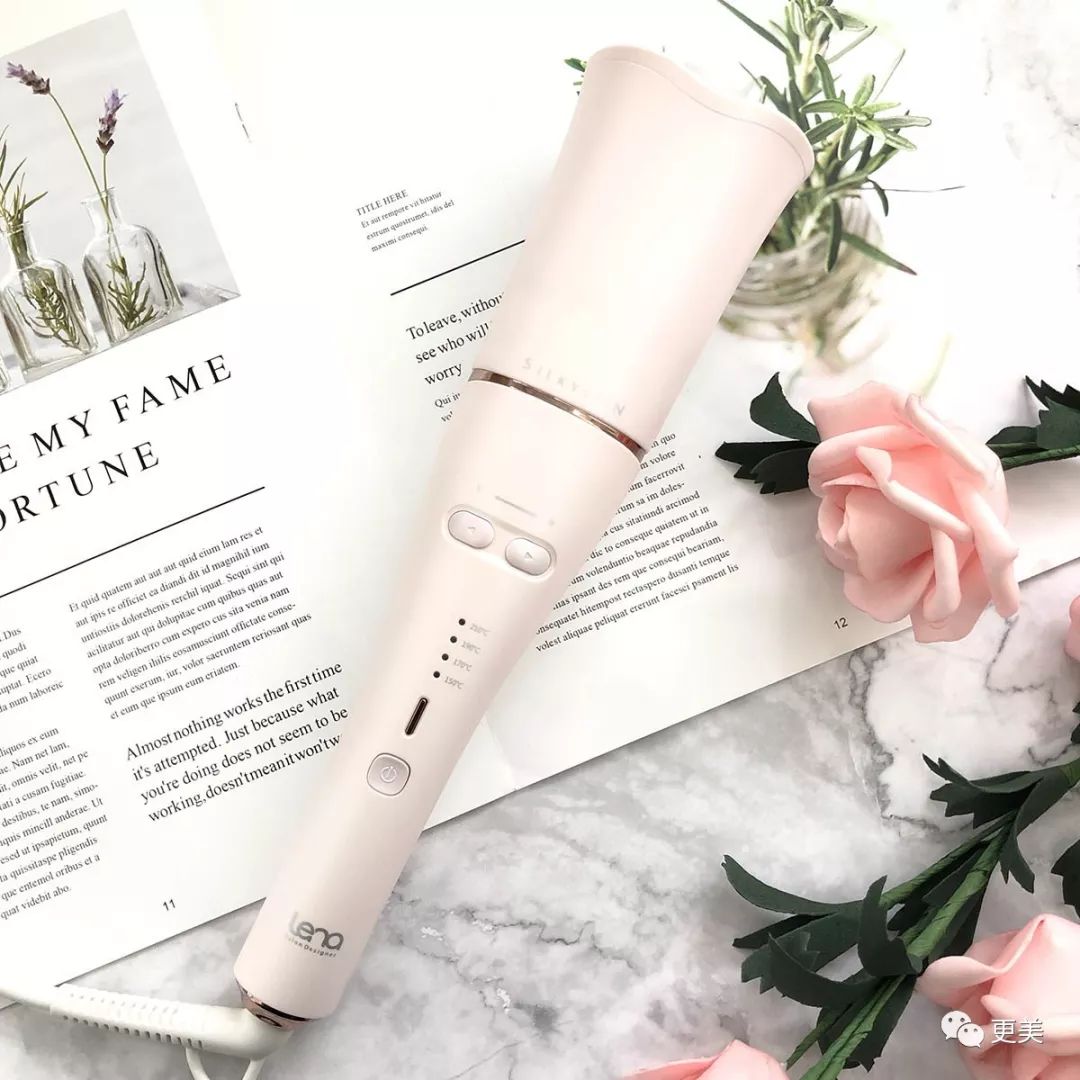 20岁小花跟baby争一姐，身高和沈月一样虐，换头后鼻子宽成阿凡达！