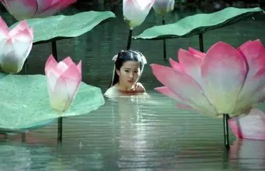 9位古装剧中的女子水中图,赵丽颖可爱,她是永恒的经典 9位古装剧中的女子水中图,赵丽颖可爱,她是永恒的经典