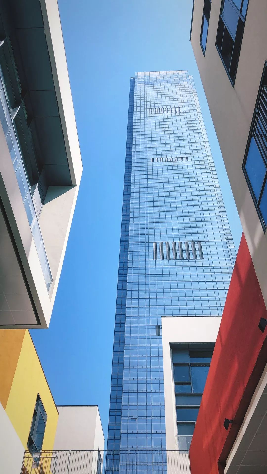 oops，我们不小心偷看了意大利设计师的手机...